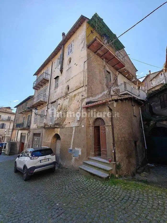 Appartamento in vendita a Vallerano