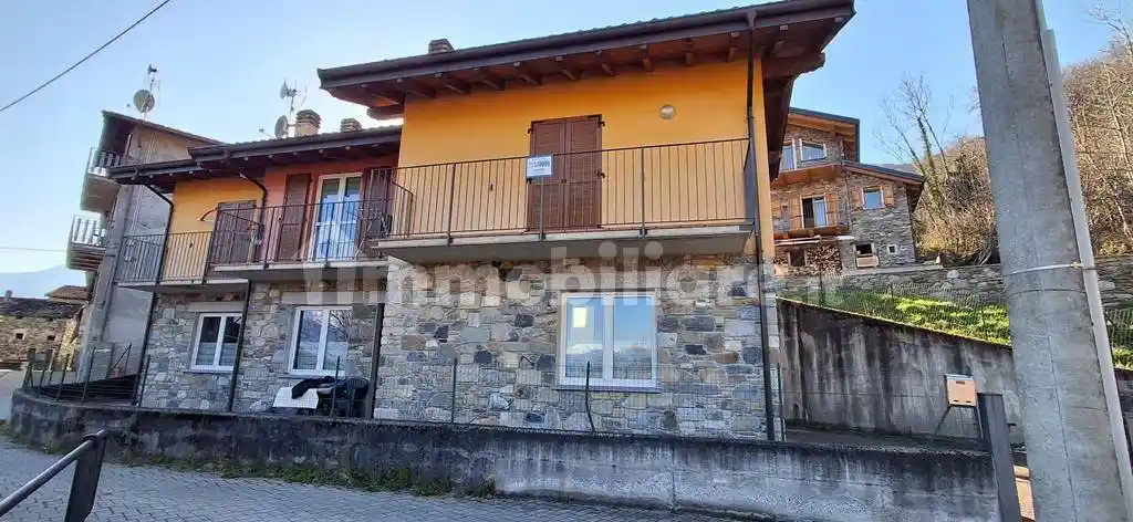 Villetta a schiera in vendita a Gravedona ed Uniti