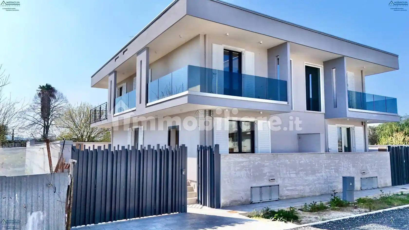 Villa in vendita a Parete