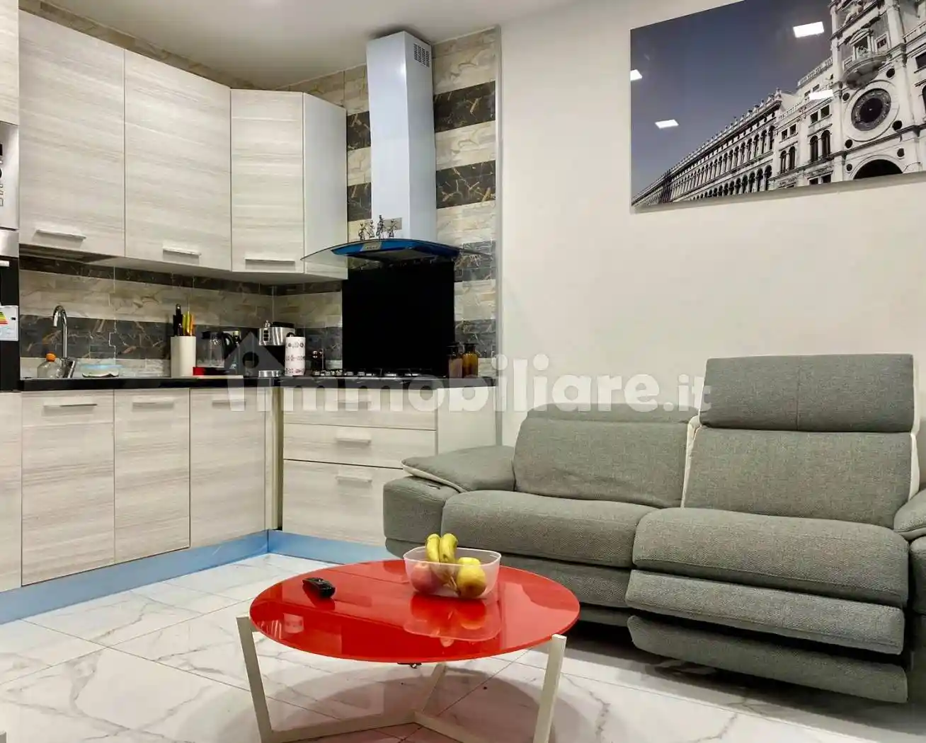 Appartamento in vendita a Falconara Marittima