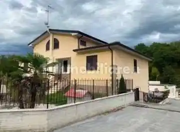 Villa in vendita a Fossombrone