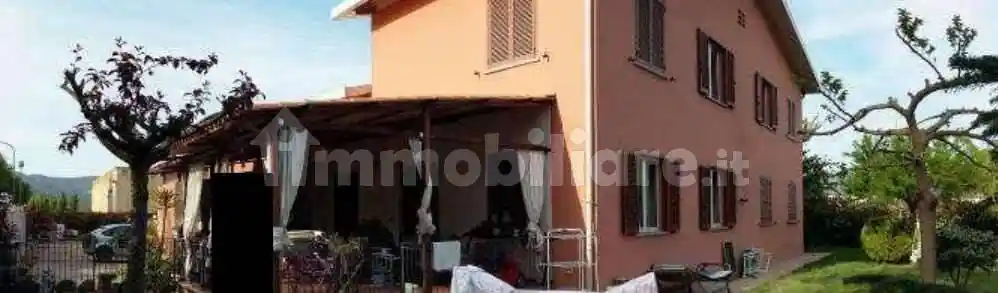 Palazzo - Stabile in vendita a Tuoro sul Trasimeno