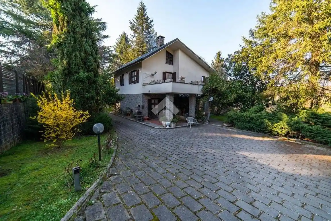 Villa in vendita a Viterbo