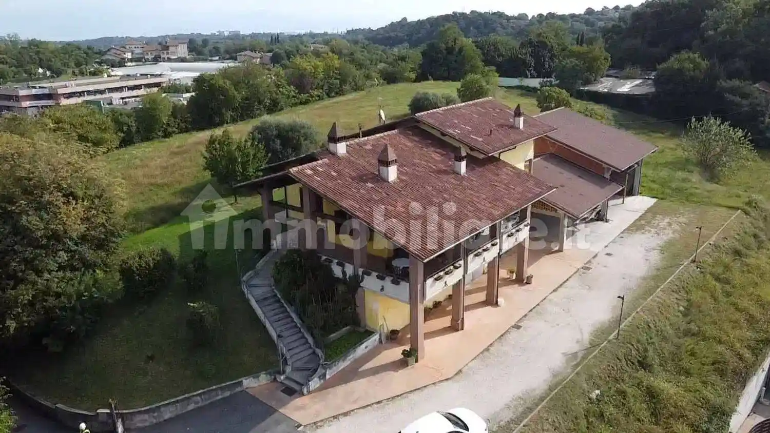 Villa in vendita a Lonato del Garda