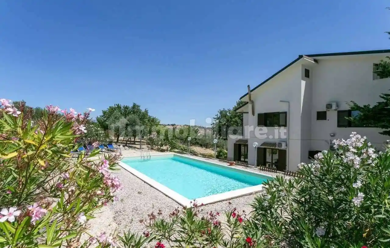 Villa in vendita a Aragona