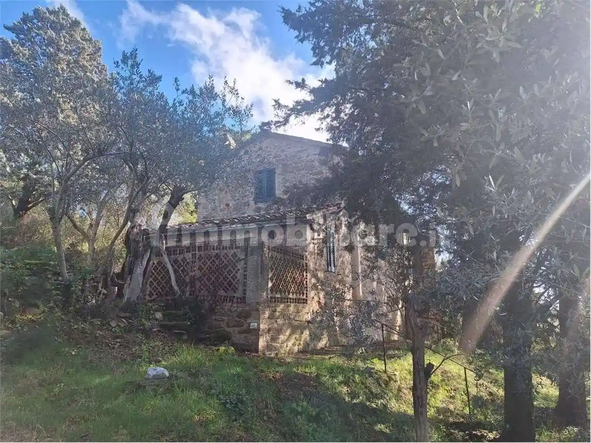 Rustico - Casale in vendita a Magione