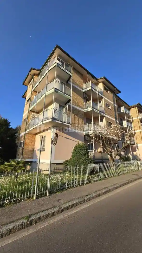 Appartamento in vendita a Garbagnate Milanese