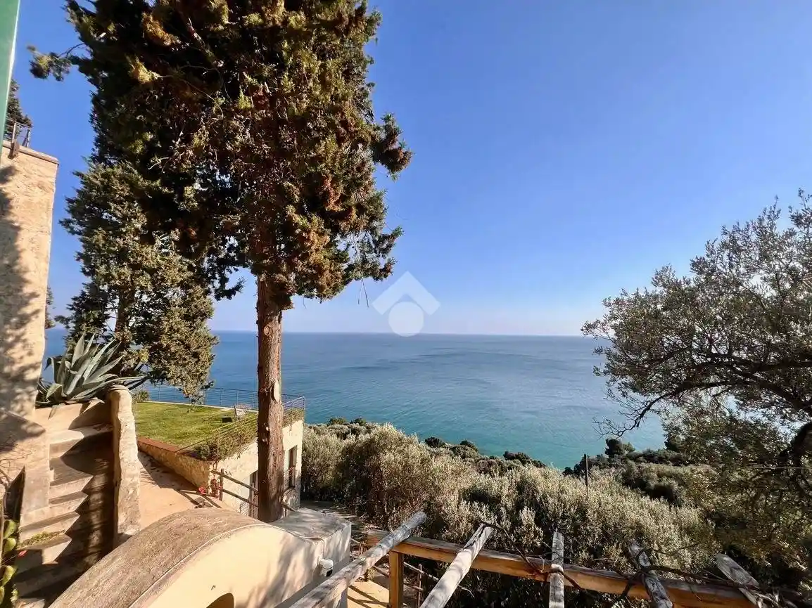 Villa in affitto a Finale Ligure