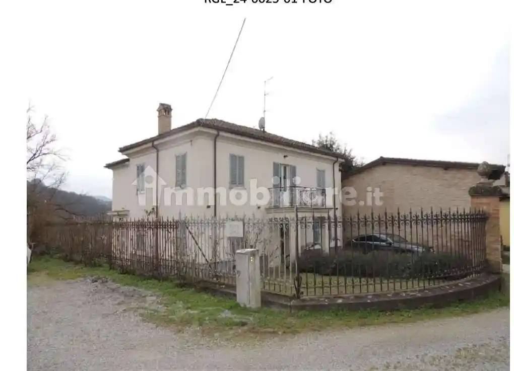 Villa in vendita a Codevilla