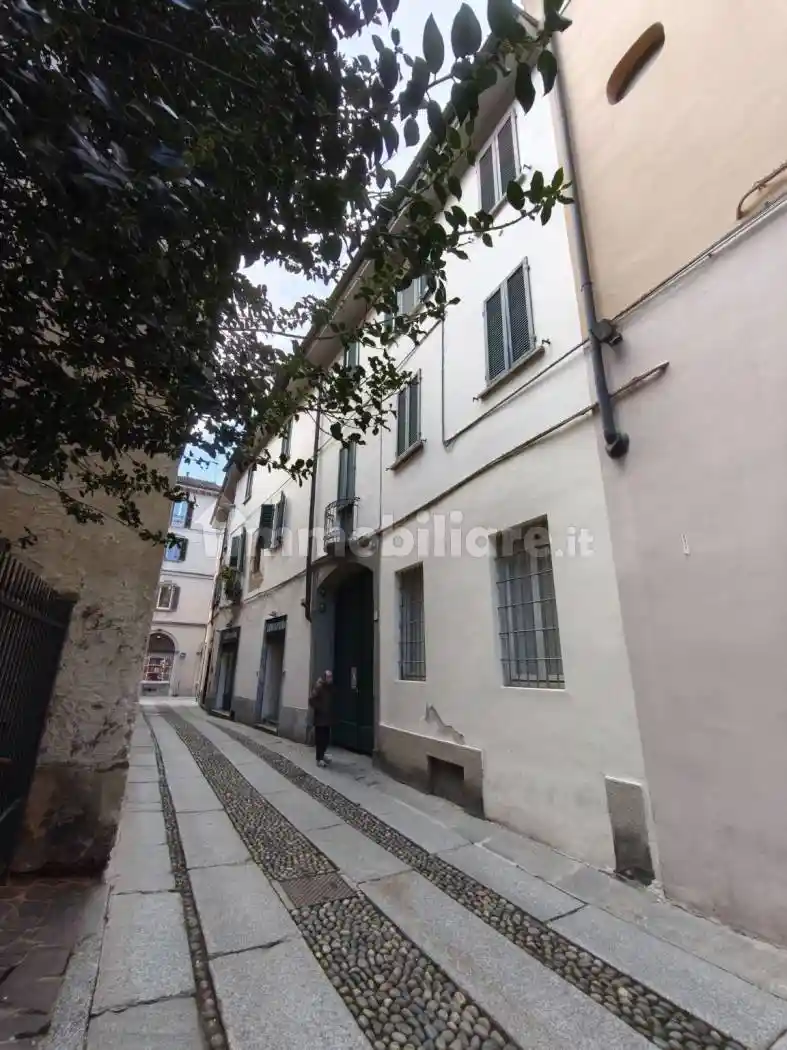 Appartamento in affitto a Pavia