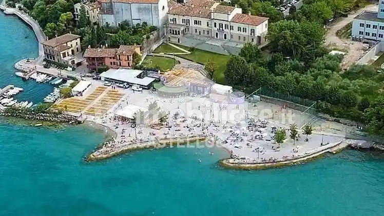 Appartamento in vendita a Desenzano del Garda