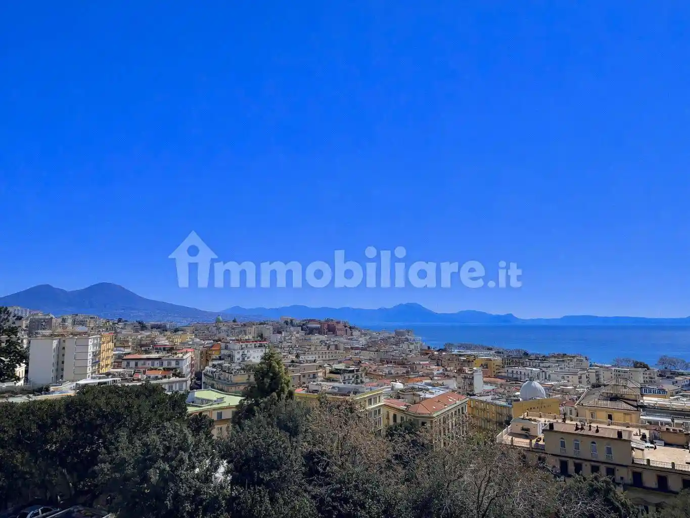 Appartamento in vendita a Napoli