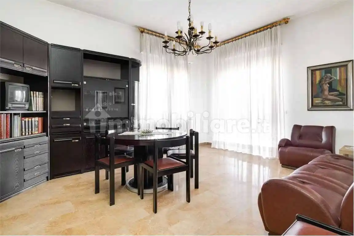 Appartamento in vendita a Rho