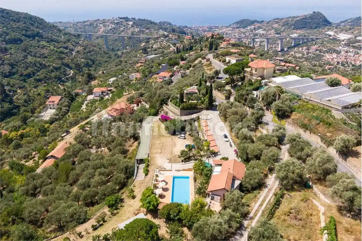 Villa in vendita a Bordighera