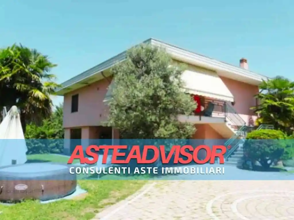 Villa in vendita a Castelletto Sopra Ticino
