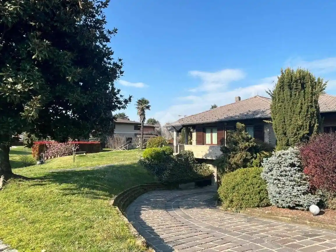 Villa in vendita a Vizzolo Predabissi