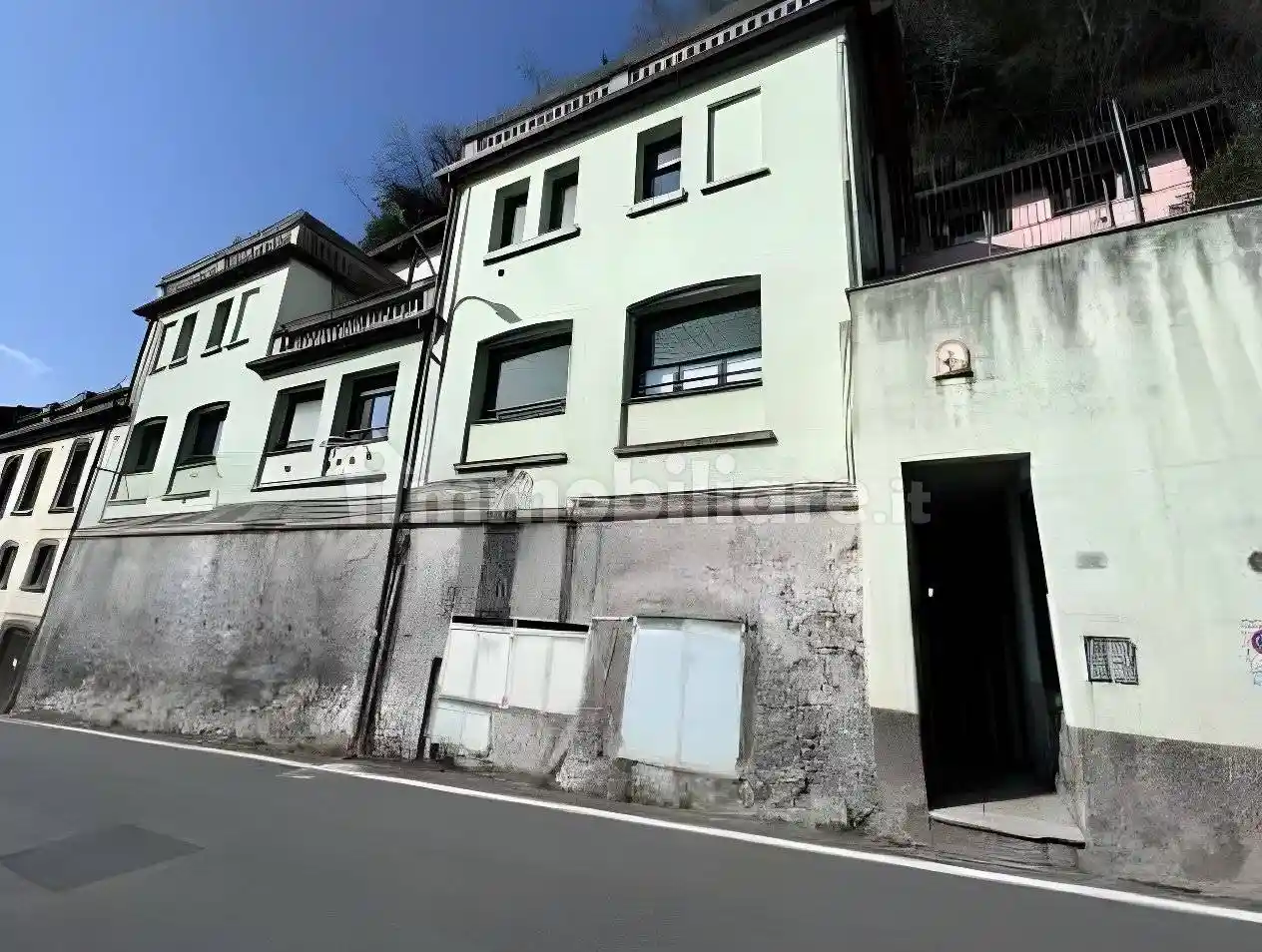 Palazzo - Stabile in vendita a Lecco