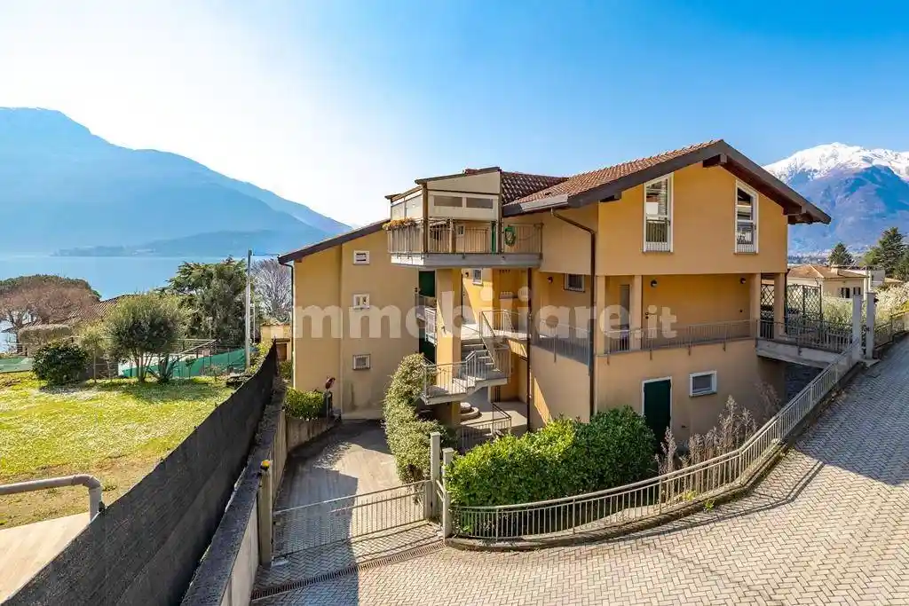 Appartamento in vendita a Domaso