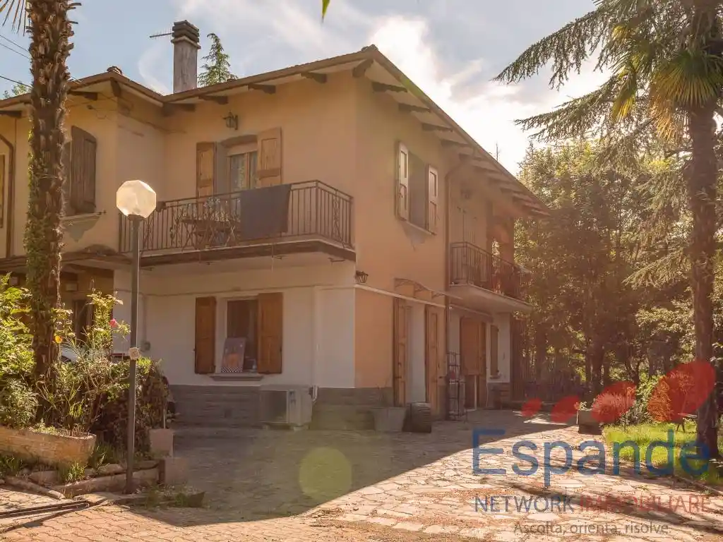 Villa in vendita a Grizzana Morandi