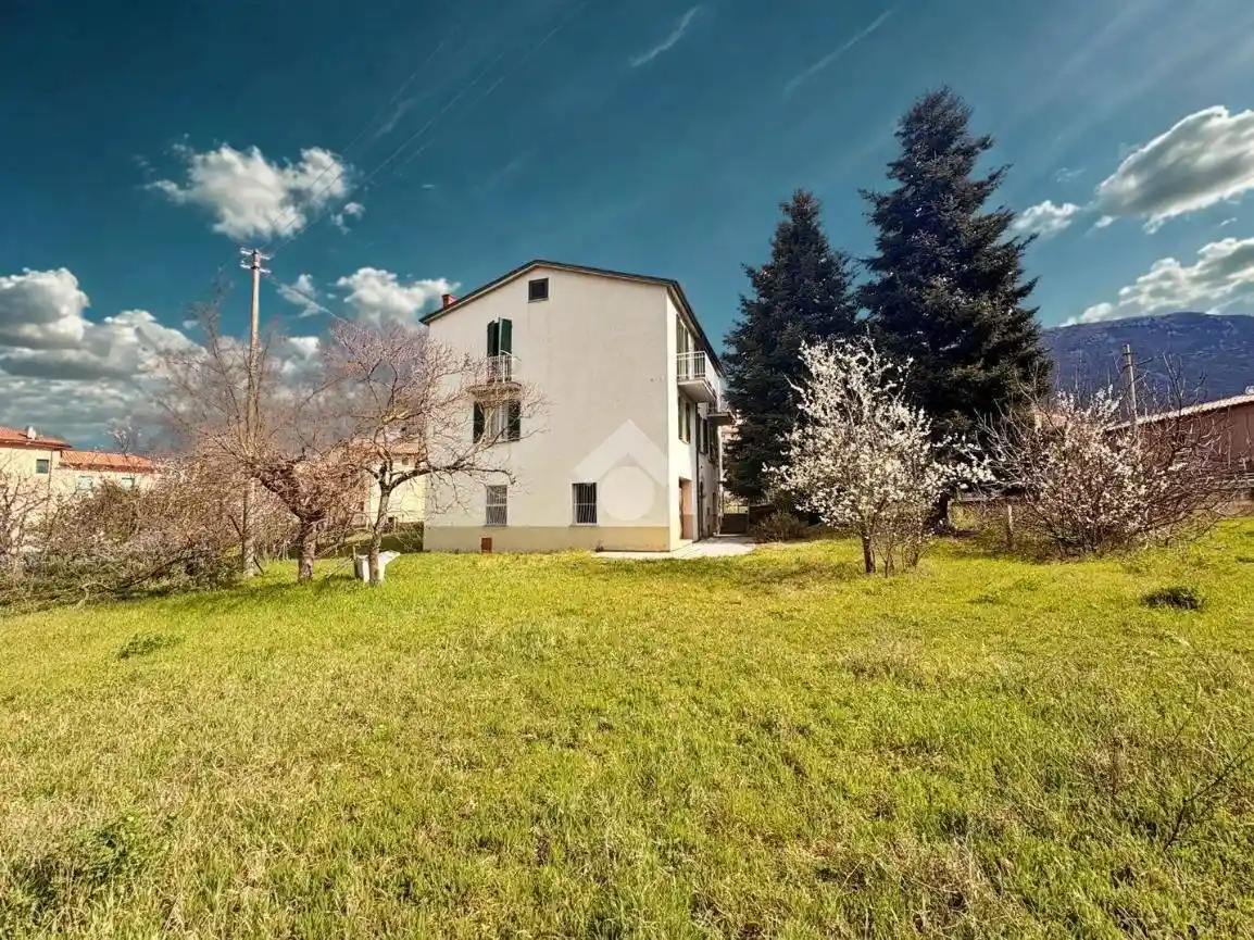 Casa indipendente in vendita a Gualdo Tadino