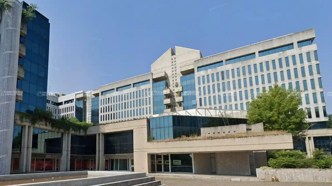 Palazzo - Edificio in vendita a Segrate