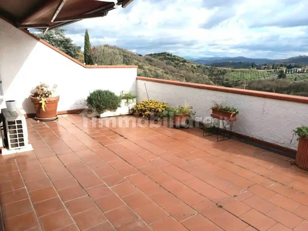 Appartamento in vendita a Carmignano