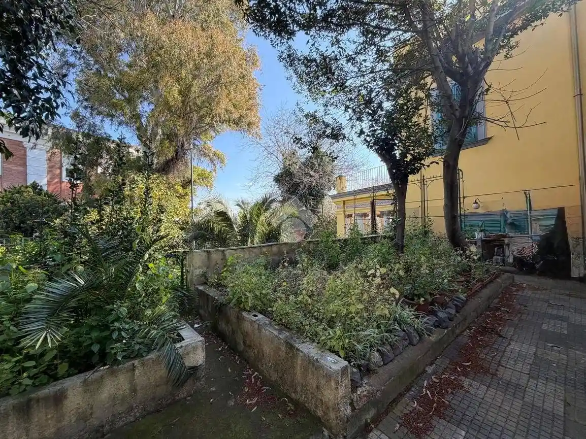 Appartamento in vendita a Napoli