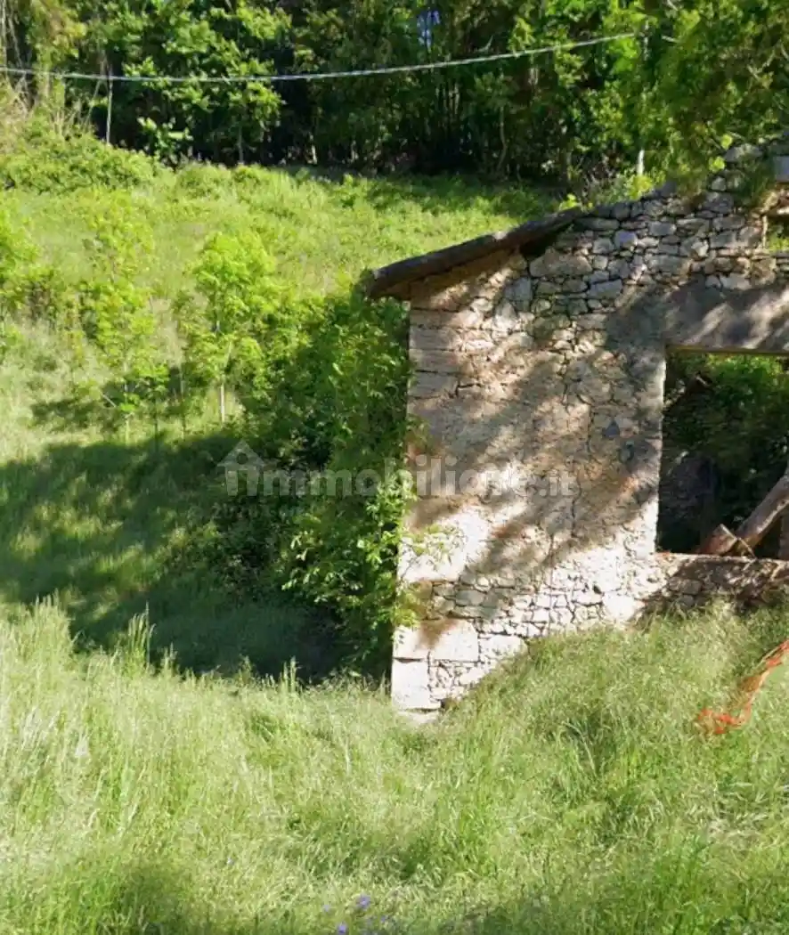 Rustico - Casale in vendita a Erbezzo