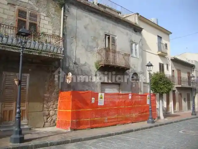 Casa indipendente in vendita a Bompensiere