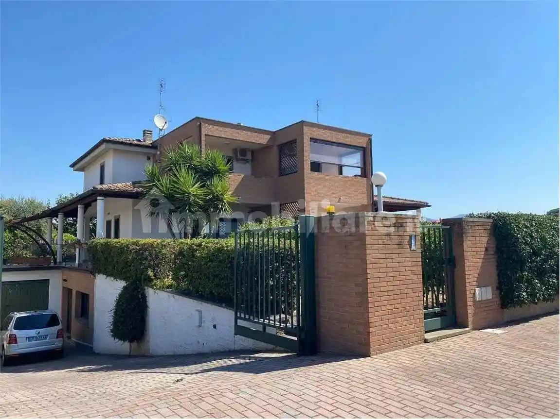Villa in vendita a Ariccia