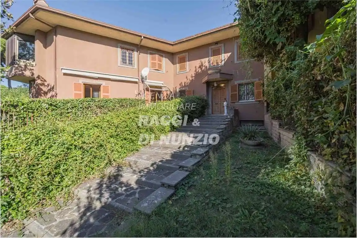 Villa in vendita a Grottaferrata