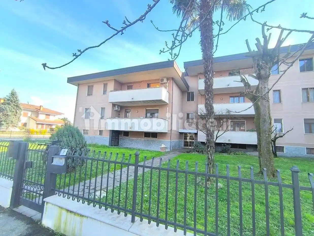 Appartamento in affitto a Cerro al Lambro