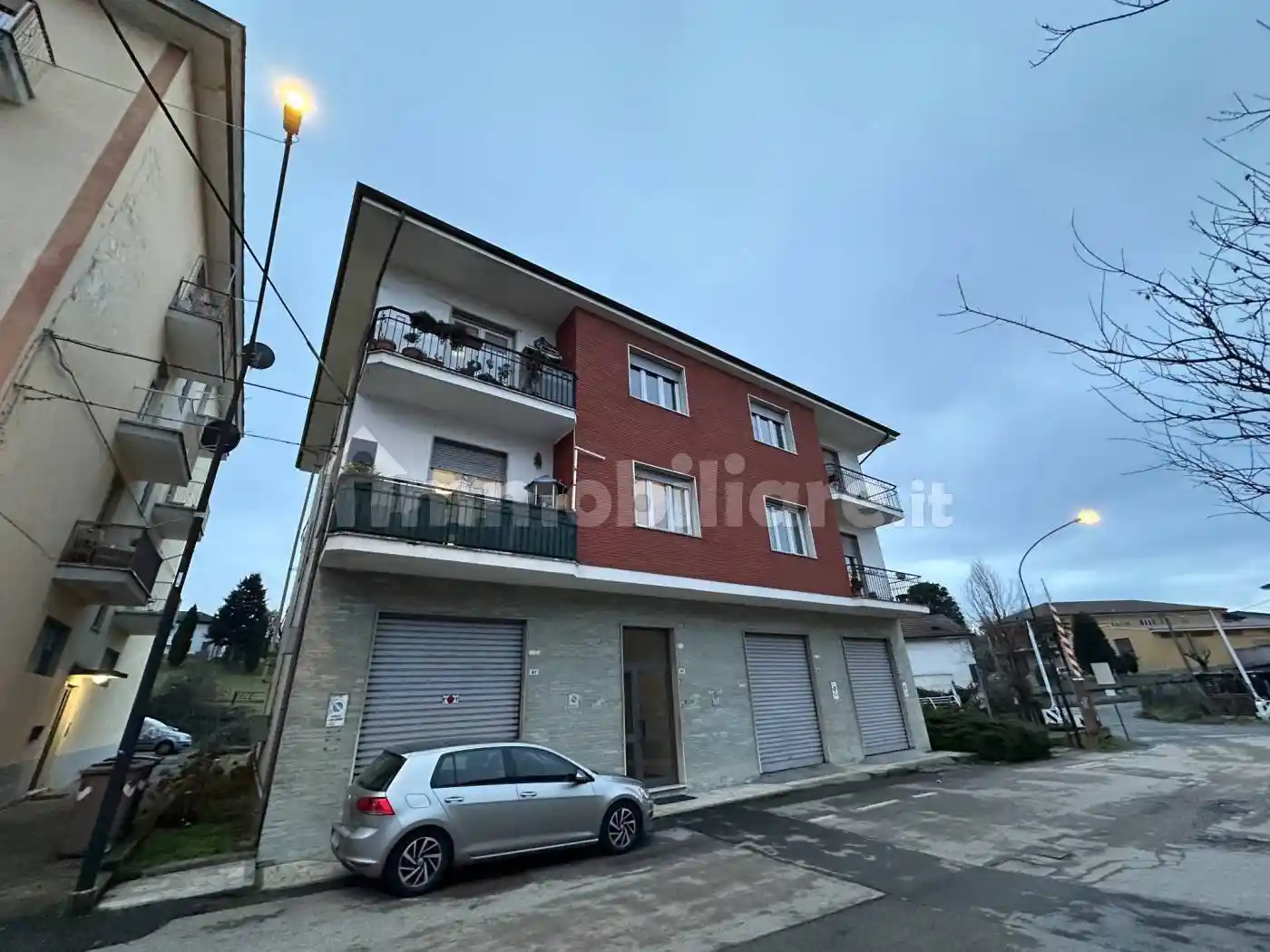 Palazzo - Edificio in vendita a Canelli