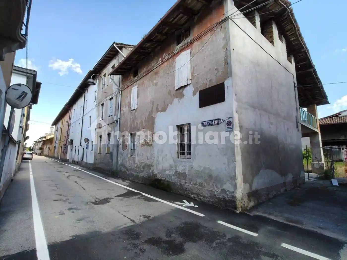 Palazzo - Edificio in vendita a Castel Rozzone