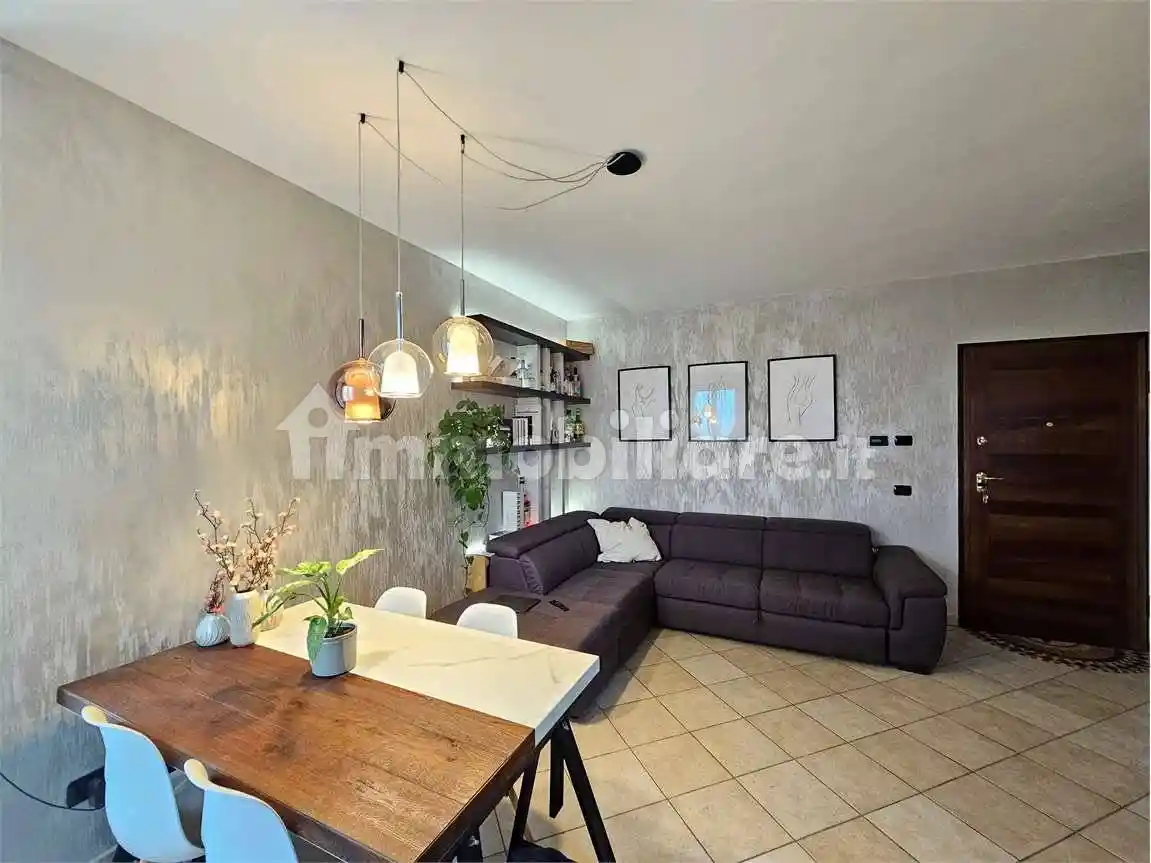 Appartamento in affitto a Montano Lucino