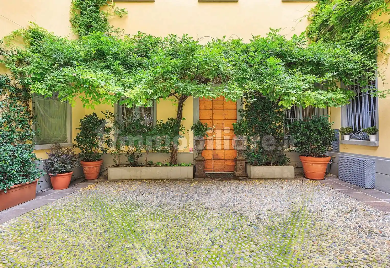 Palazzo - Edificio in vendita a Milano