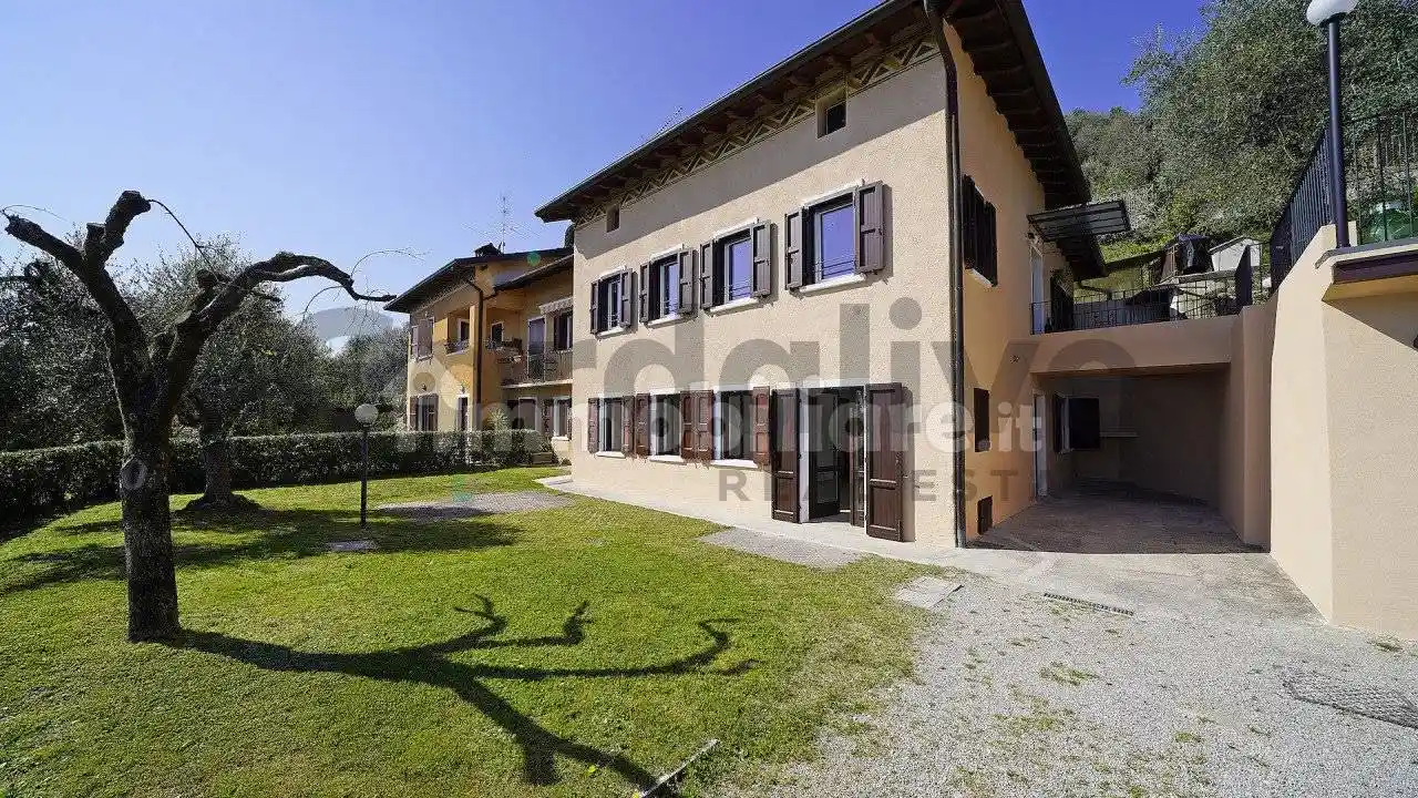 Appartamento in vendita a Gardone Riviera