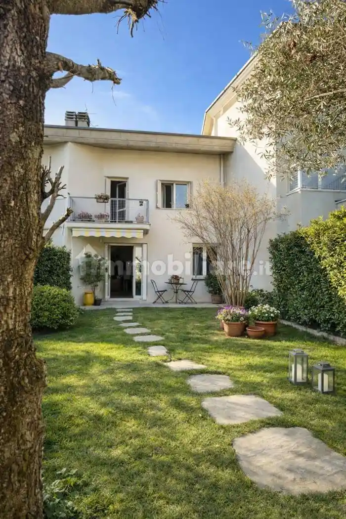 Villa in vendita a Villa Guardia