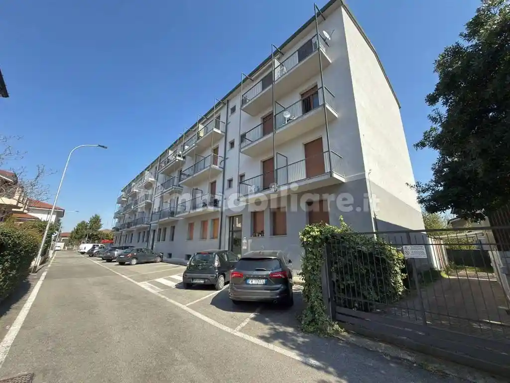 Appartamento in vendita a Bareggio