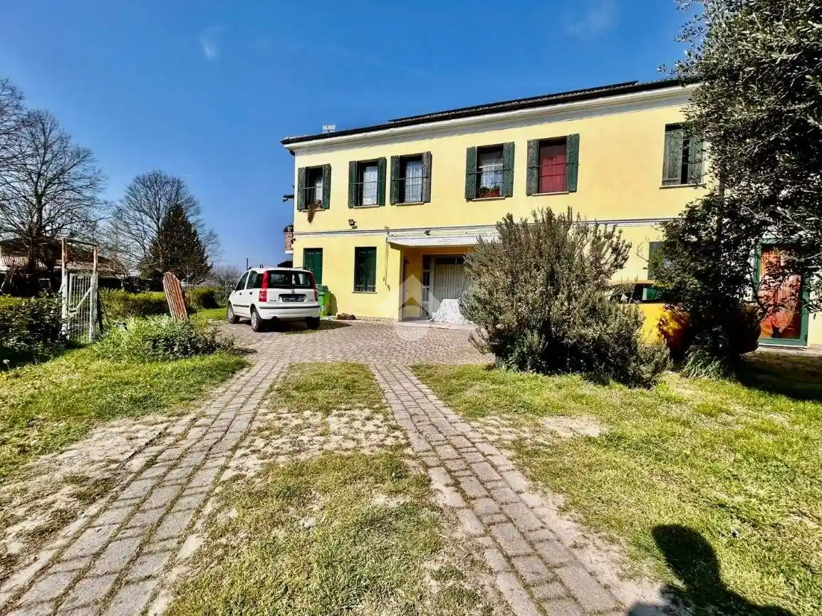 Casa indipendente in vendita a Costa di Rovigo
