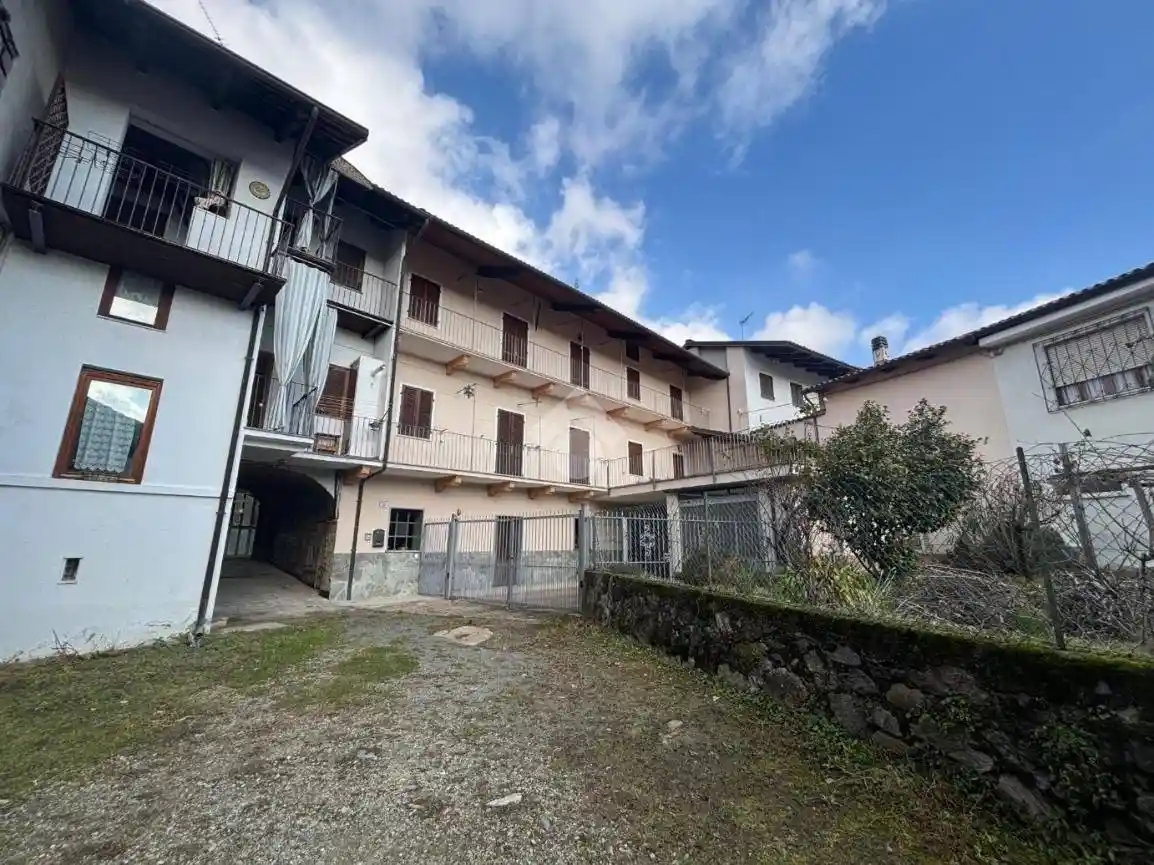 Casa indipendente in affitto a Strambinello