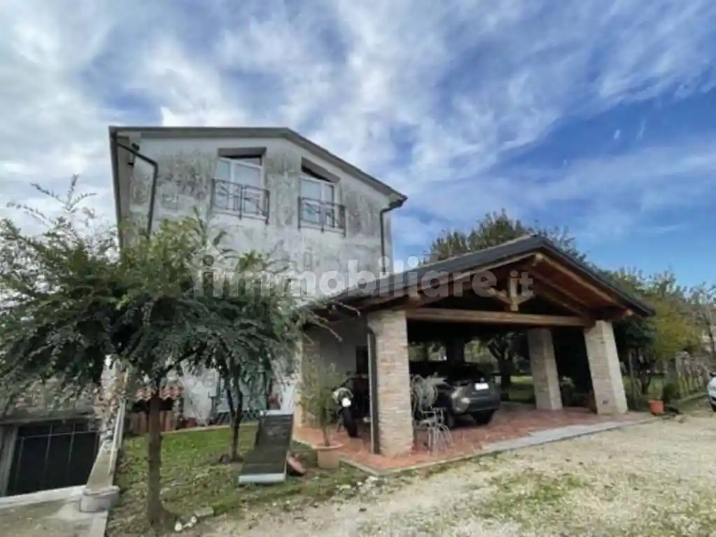 Villa in vendita a Santa Lucia di Piave