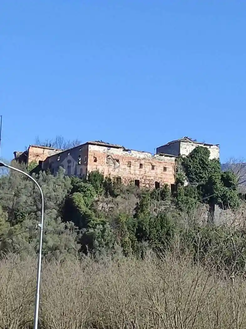 Palazzo - Edificio in vendita a Fisciano