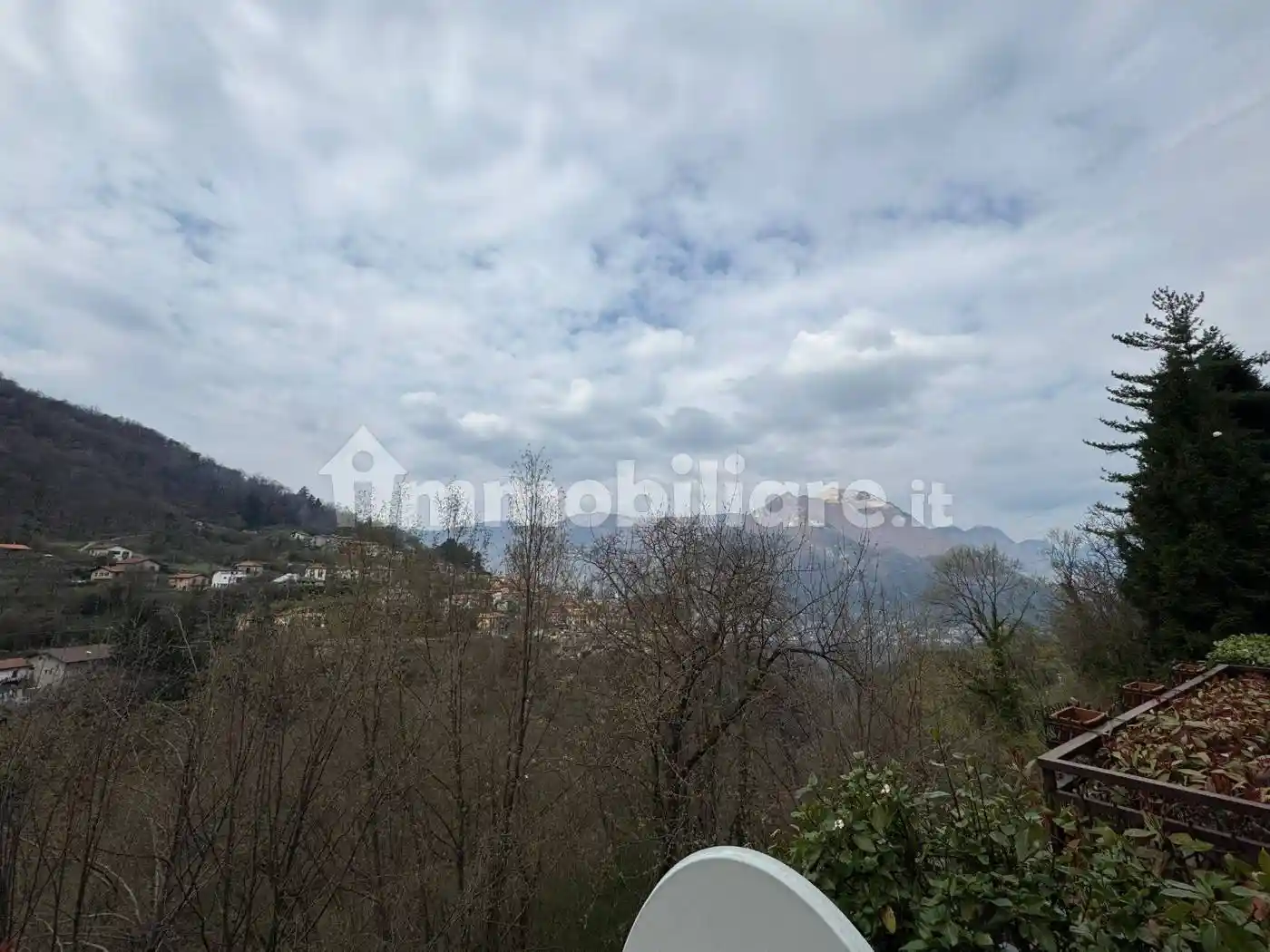 Appartamento in vendita a Faggeto Lario