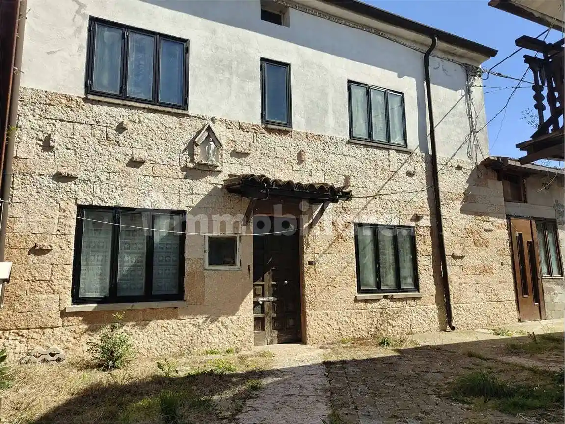 Casa indipendente in vendita a Erbè