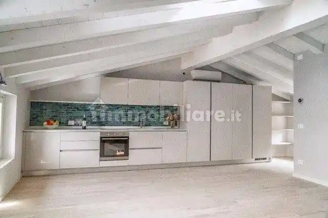 Appartamento in vendita a Brenzone sul Garda