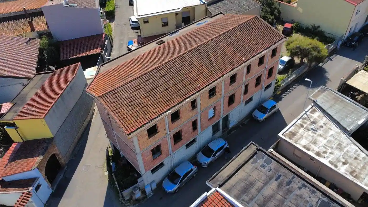 Palazzo - Edificio in vendita a Assemini