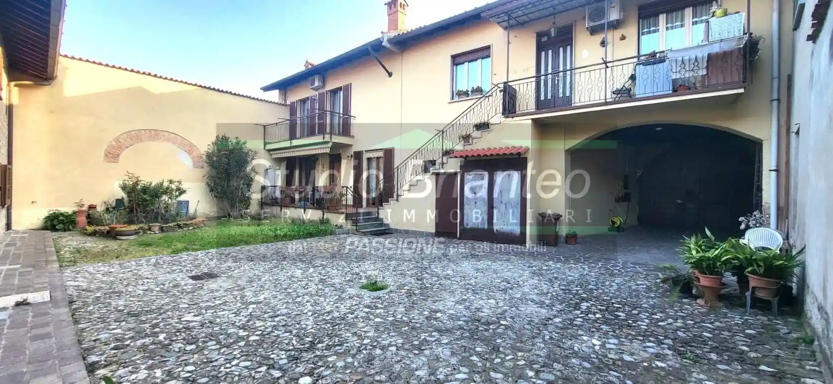 Casa indipendente in vendita a Carate Brianza