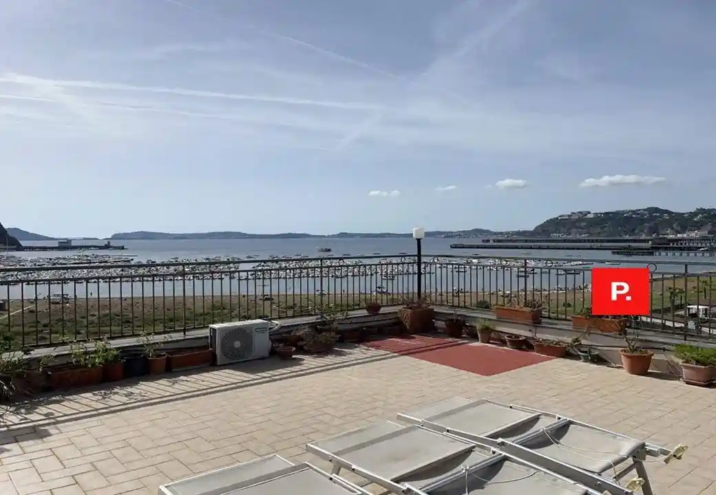 Appartamento in affitto a Napoli