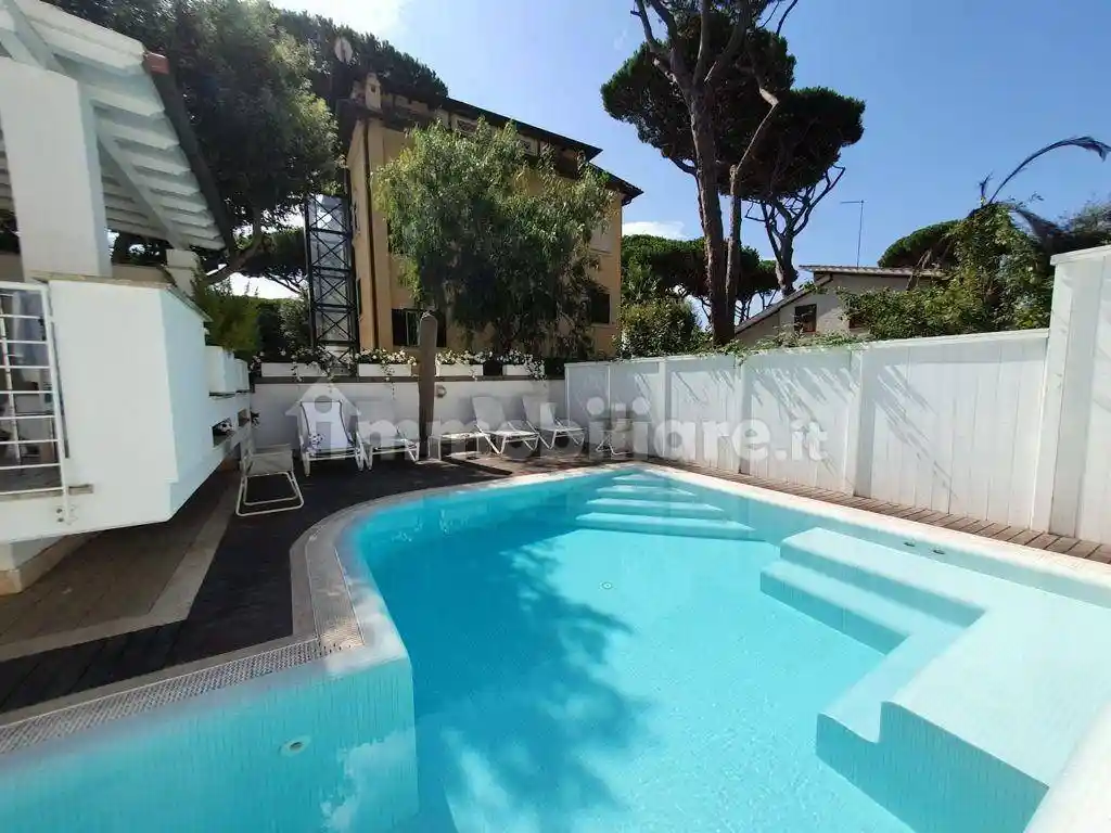 Villa in vendita a Fiumicino